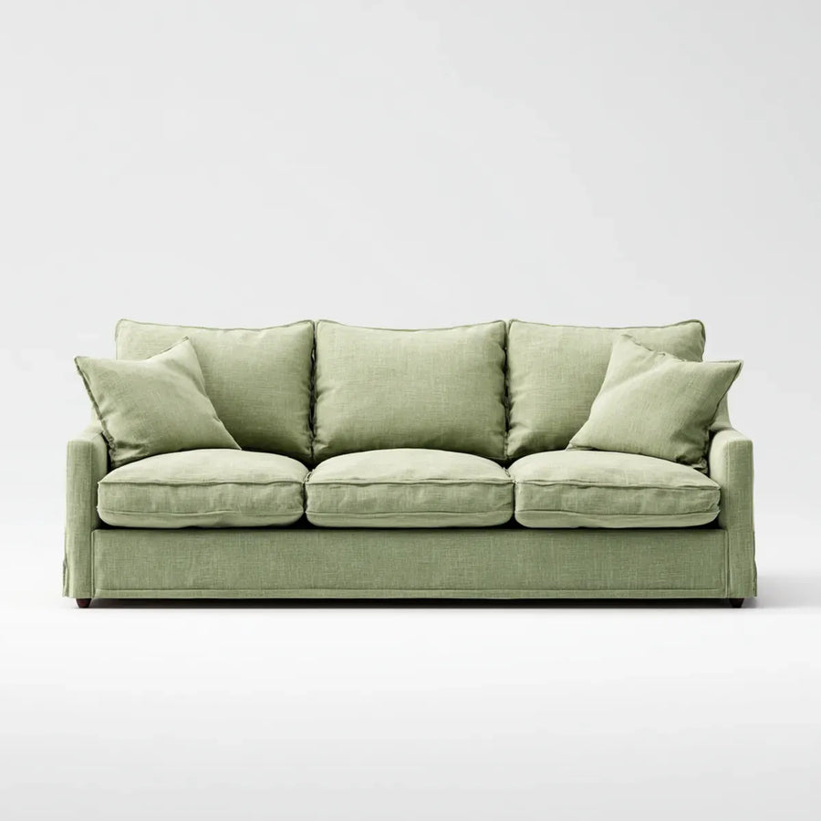 Bequemes 3-Sitzer-Sofa mit Dekokissen